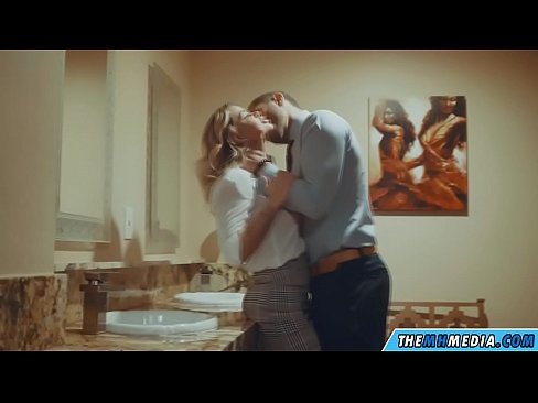 ❤️ Cum busty flava seducit in latrinae publicae Porn video  at porn la.pornplaybb.ru